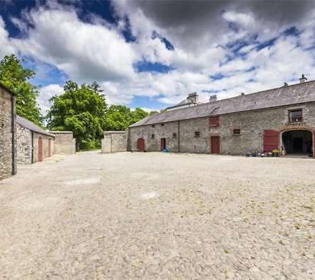 2 Bed Courtyard Apartment At Rockfield House Kells In Meath - Short Term Let Buitenkant foto