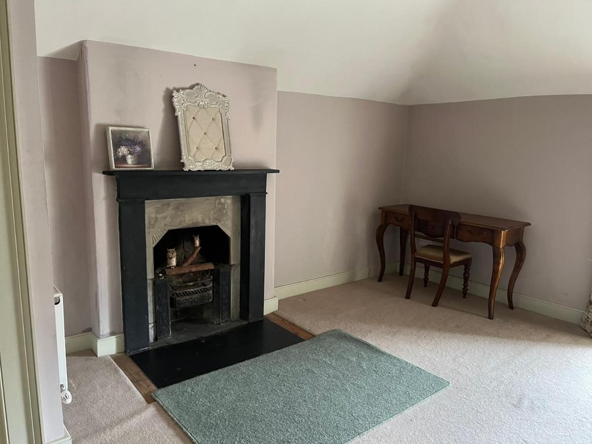 2 Bed Courtyard Apartment At Rockfield House Kells In Meath - Short Term Let Buitenkant foto