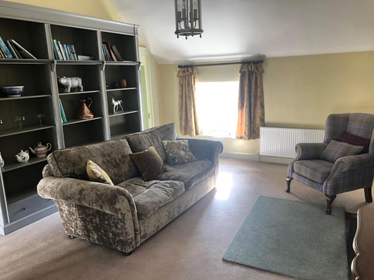 2 Bed Courtyard Apartment At Rockfield House Kells In Meath - Short Term Let Buitenkant foto