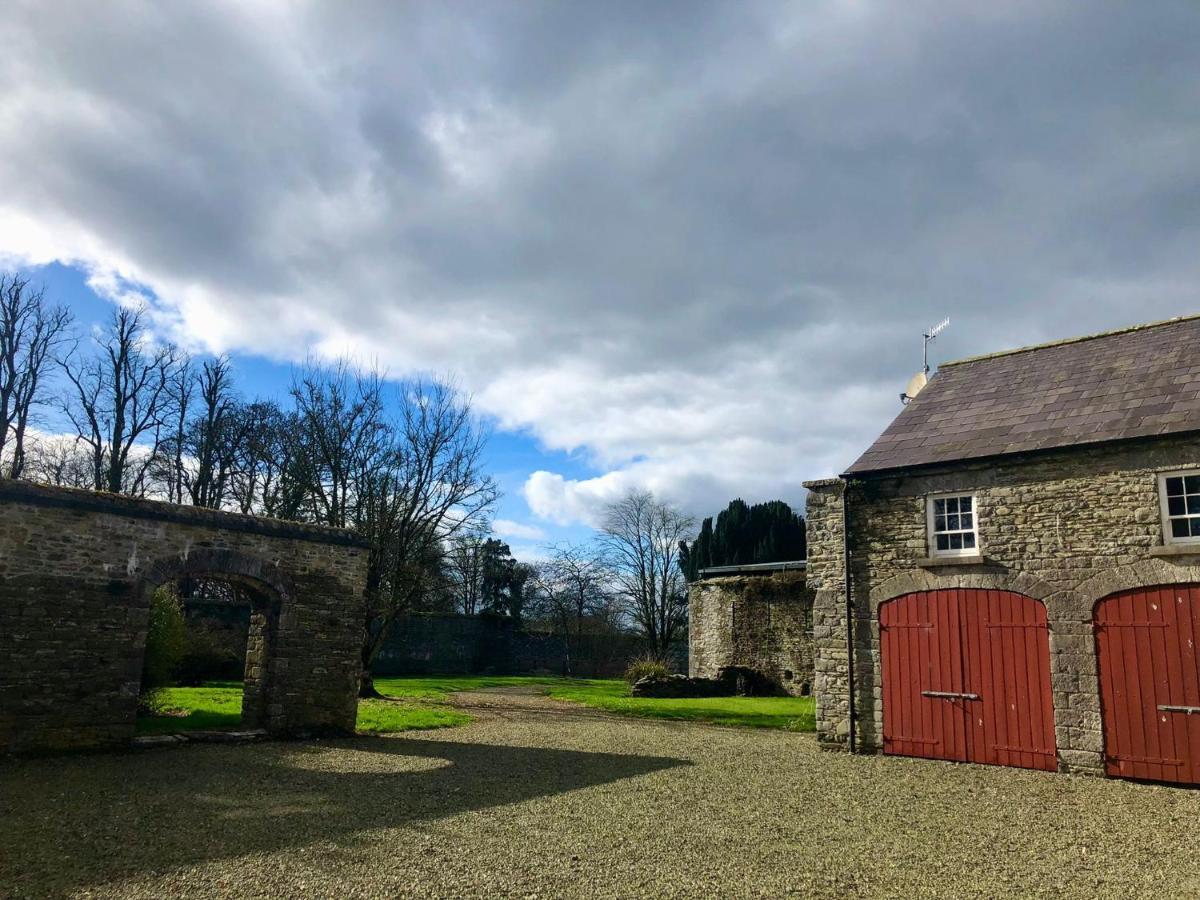 2 Bed Courtyard Apartment At Rockfield House Kells In Meath - Short Term Let Buitenkant foto