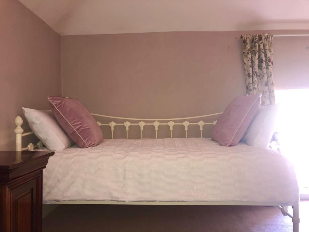 2 Bed Courtyard Apartment At Rockfield House Kells In Meath - Short Term Let Buitenkant foto